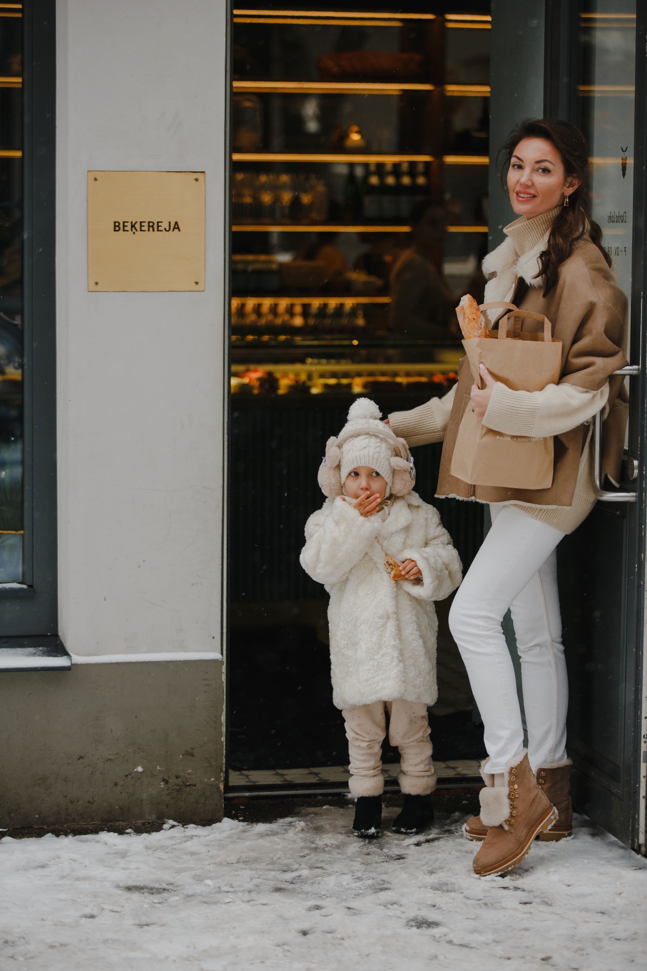 Winter morning bread run at Mulberry Beķereja